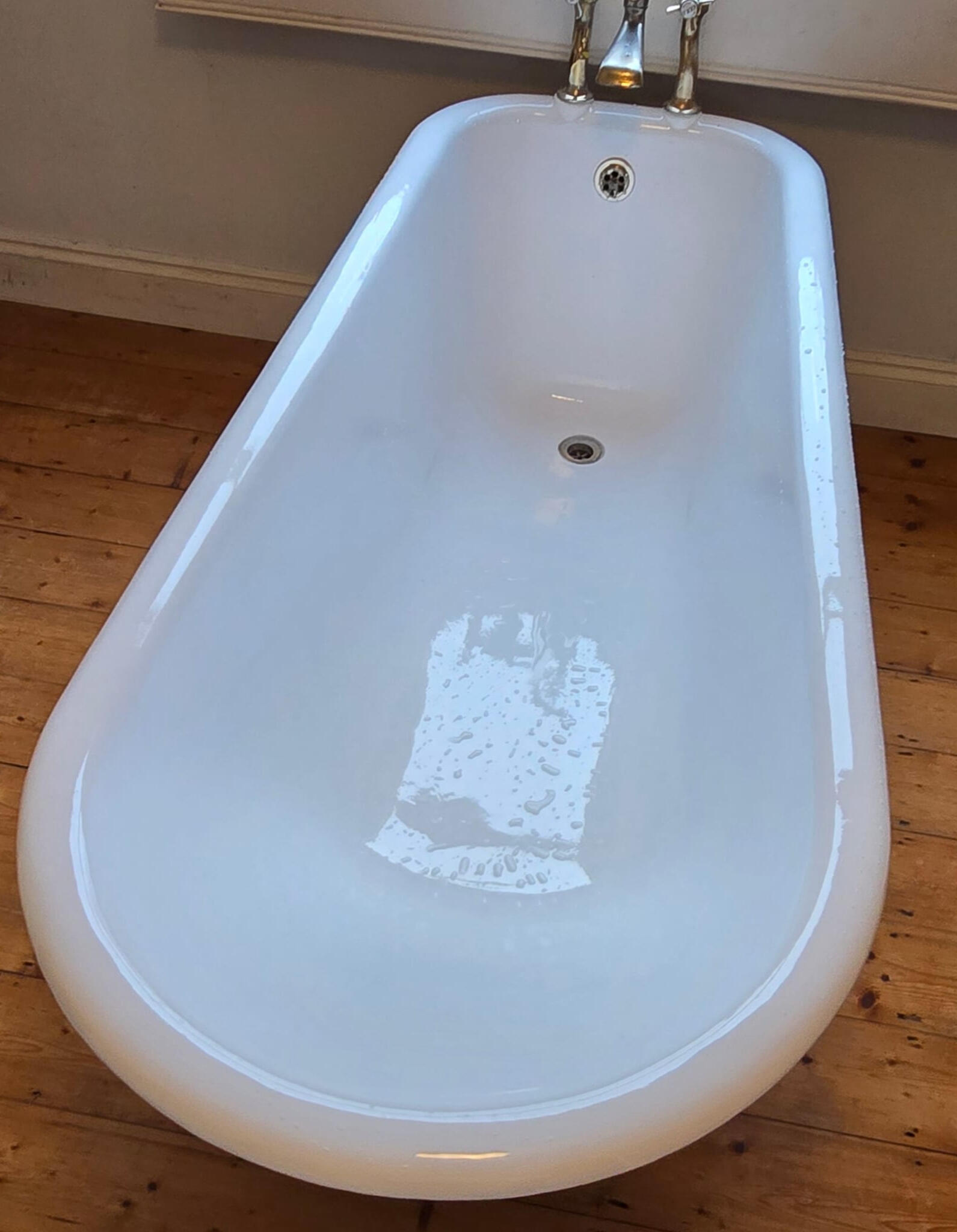 Reenamelling completion Cast iron bath re-enamelling and resurfacing in Thatcham, Newbury